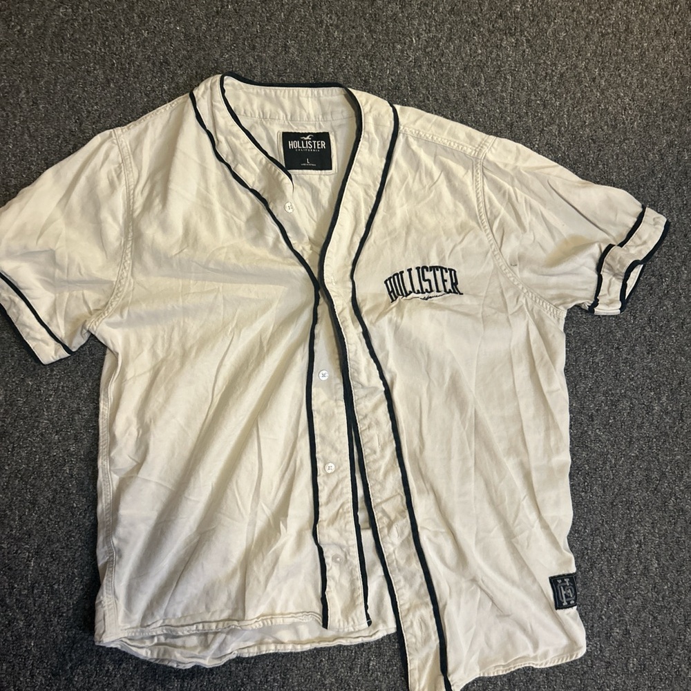 Hollister White and Black Jersey Shirt Sporty Style